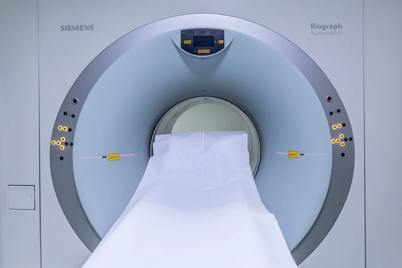 Rezonans magnetyczny stawów biodrowych — jak się przygotować?