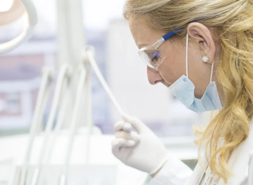 Stomatologia estetyczna na Mokotowie — licówki, bonding i kompleksowa opieka
