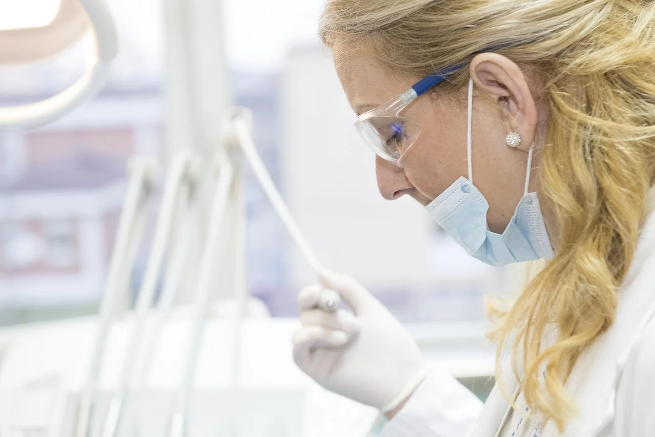 Stomatologia estetyczna na Mokotowie — licówki, bonding i kompleksowa opieka